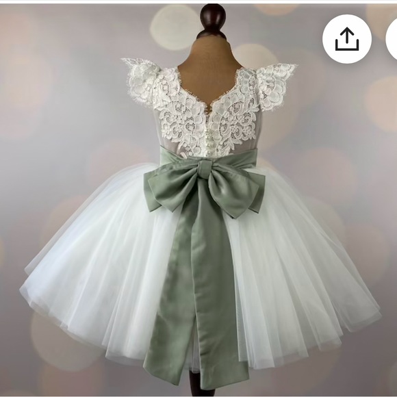 Beautiful Girls Dresses. - Picture 2 of 3